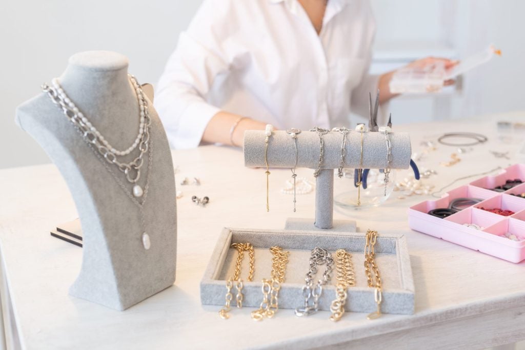 Takı Dükkanı Açmak Hakkında Bilmeniz Gerekenler 2 takı dükkanı açma maliyeti